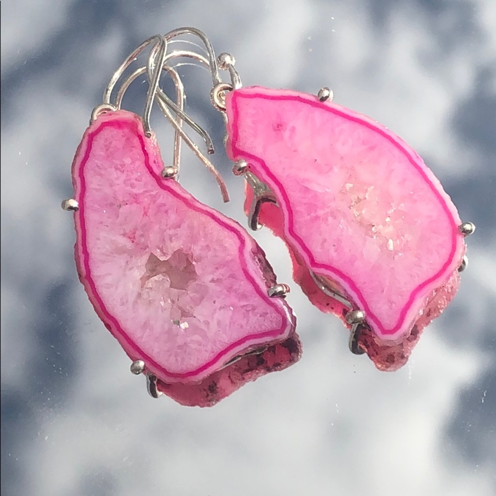 BOUTIQUE FLEECE PINK GEODE DRUZY 925 SIL EARRINGS